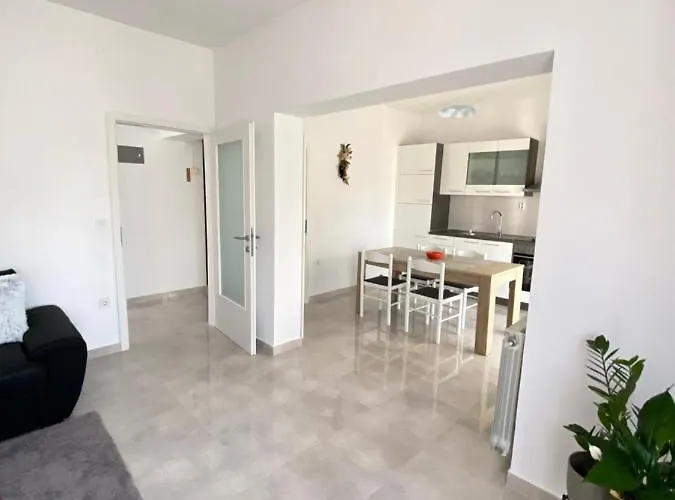 Nina Διαμέρισμα *