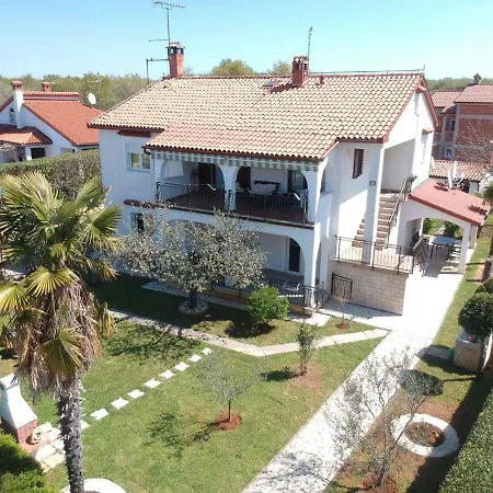 Apartman Nina *