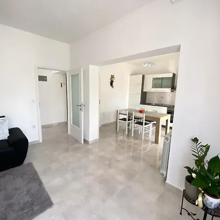 Nina Apartman *
