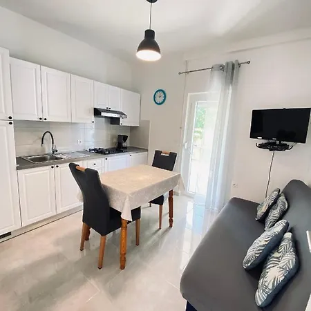 Apartman Nina *